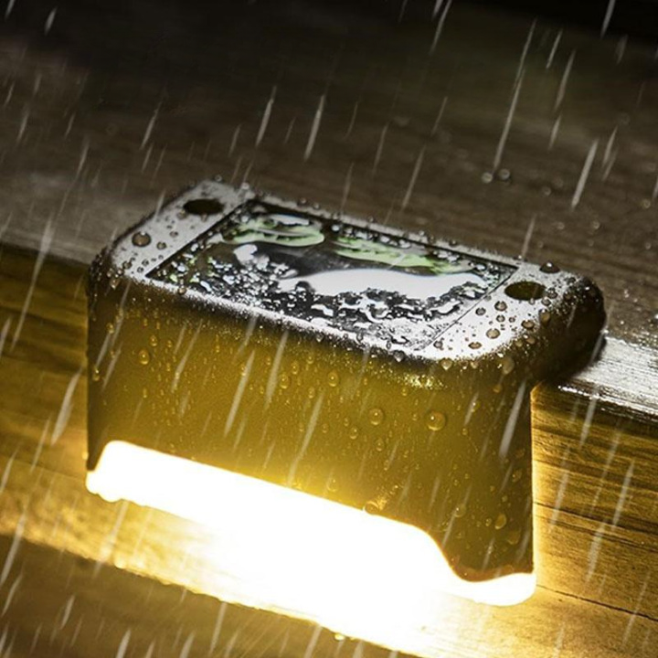 Solvéra™ | Solcellsdriven LED-lampa för trappa och terrass